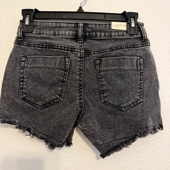 Black Jean Shorts with Distressed Raw-Edge Hem NWT - Picture 3 of 6